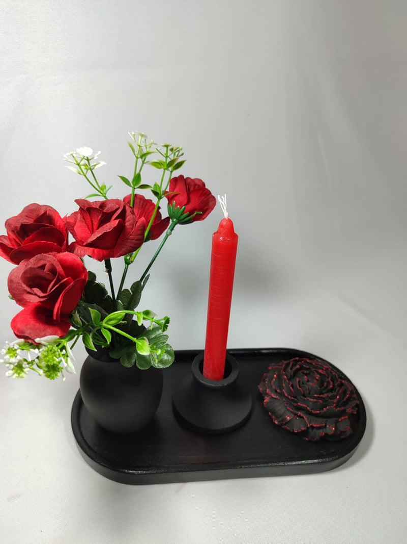 Lizart Tray, Candle Holder, Vase and Decorative Flower in Resistant Concrete.